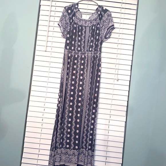 White and Grey Dress - Picture 2 of 3